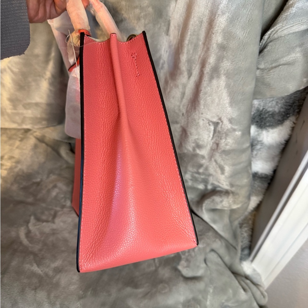 Michael Kors Coral Pink Tote Bag. NWT - Picture 5 of 13